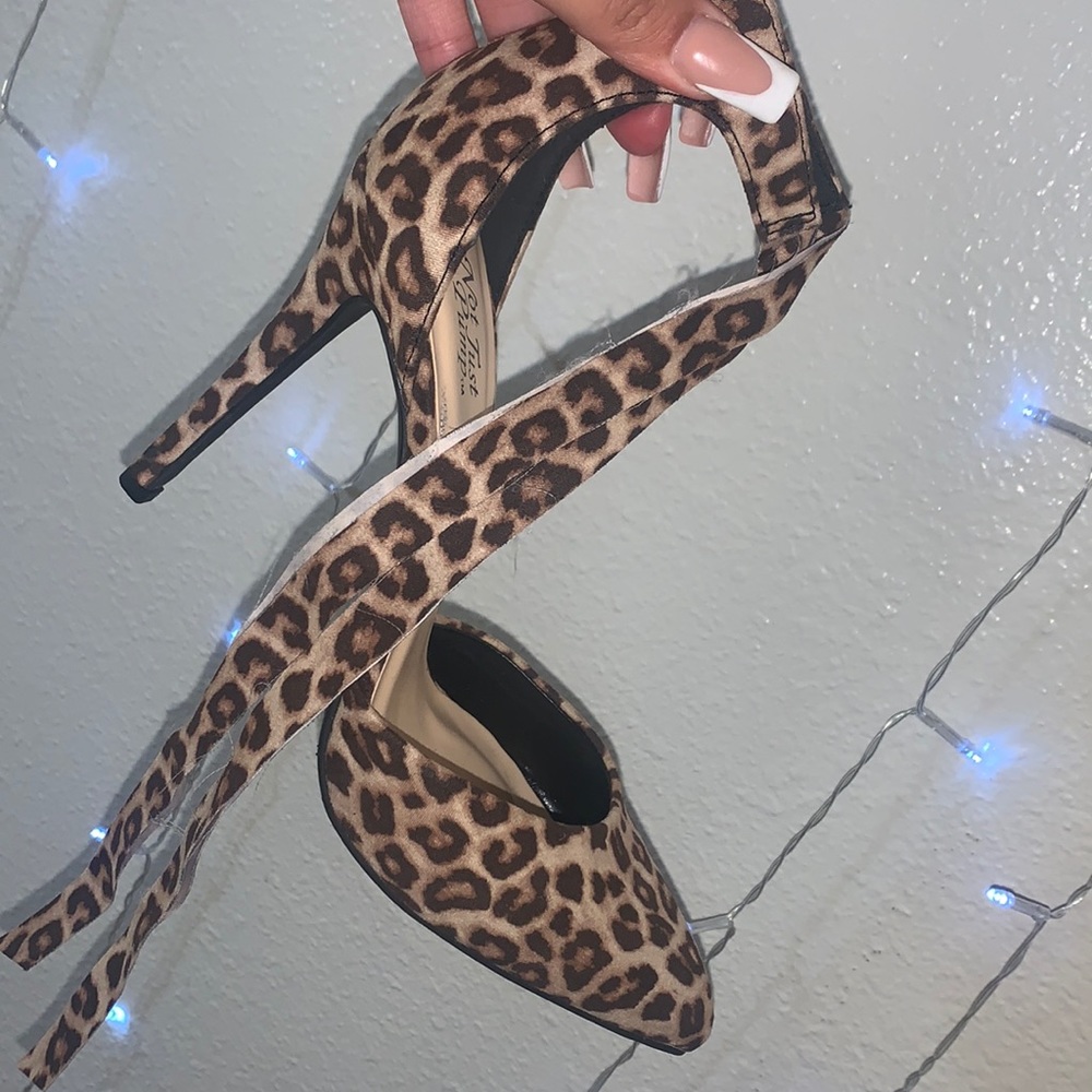 Leopard pumps